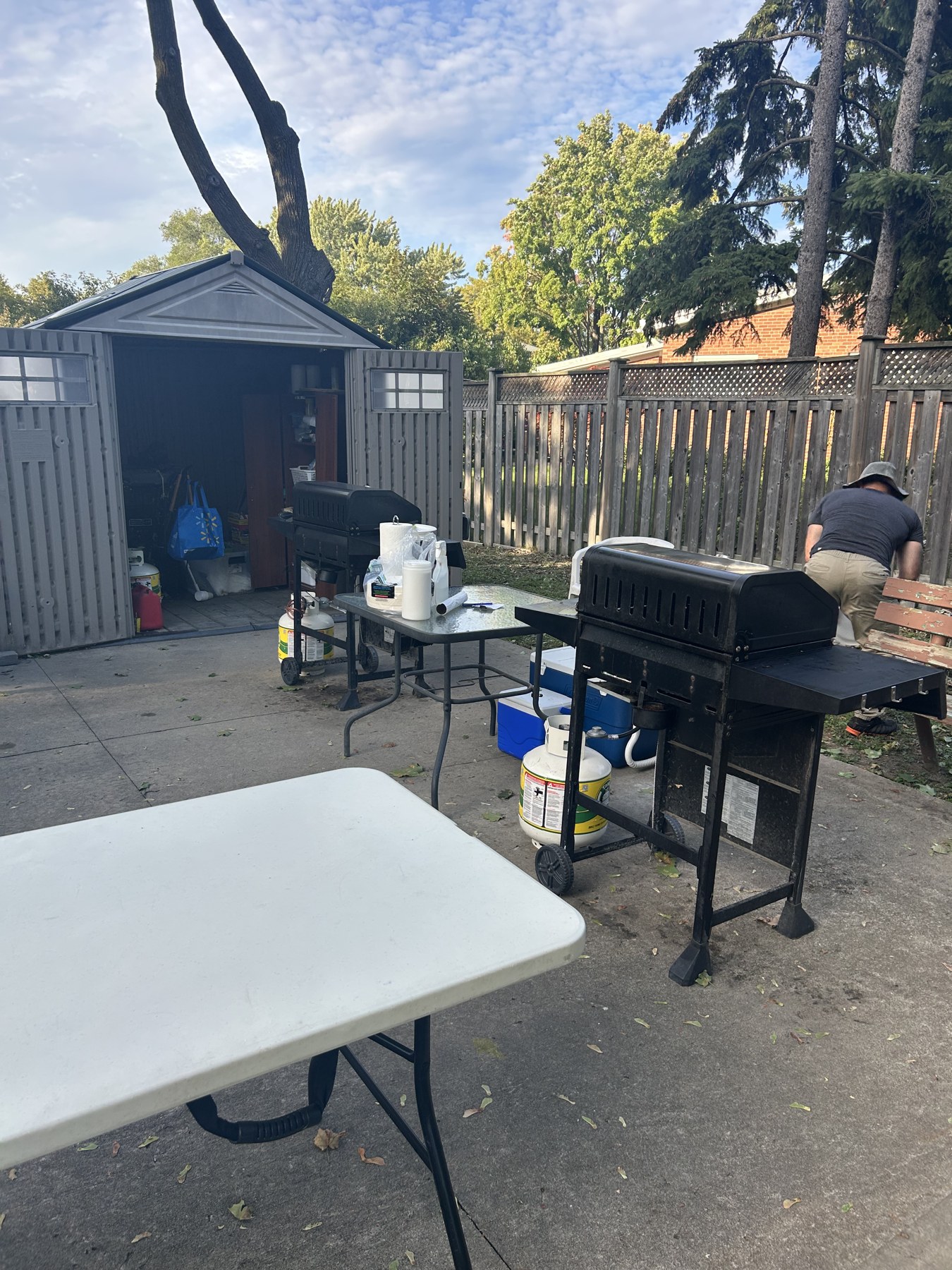 Preparing food on an outdoor barbecue